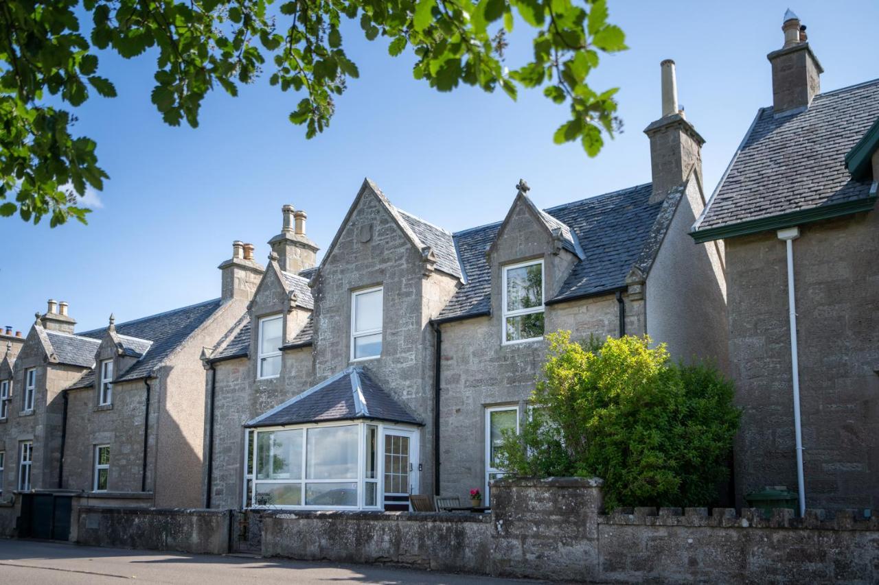 Seaview House - A Traditional Home By The Beach Nairn Bagian luar foto