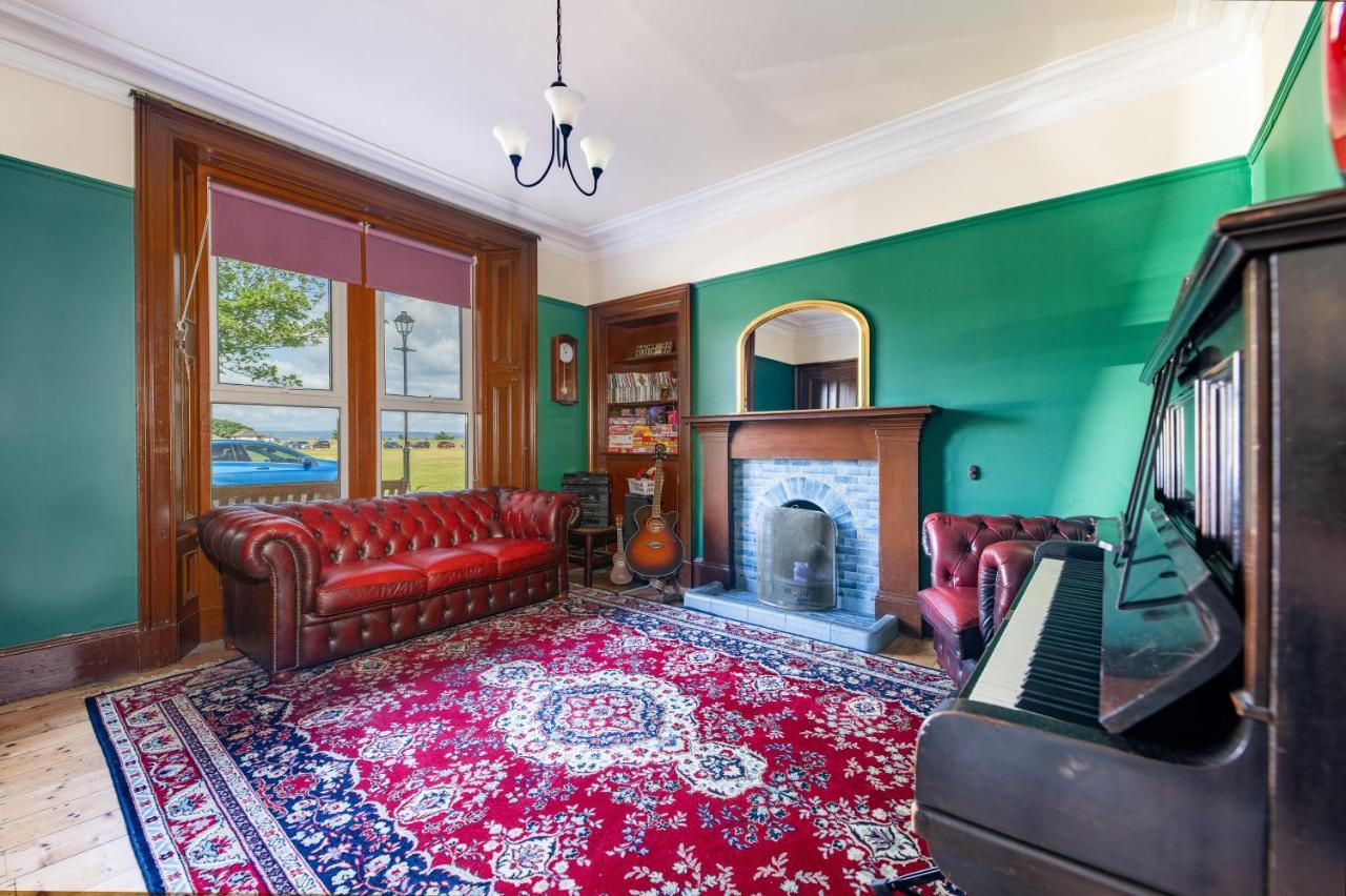 Seaview House - A Traditional Home By The Beach Nairn Bagian luar foto